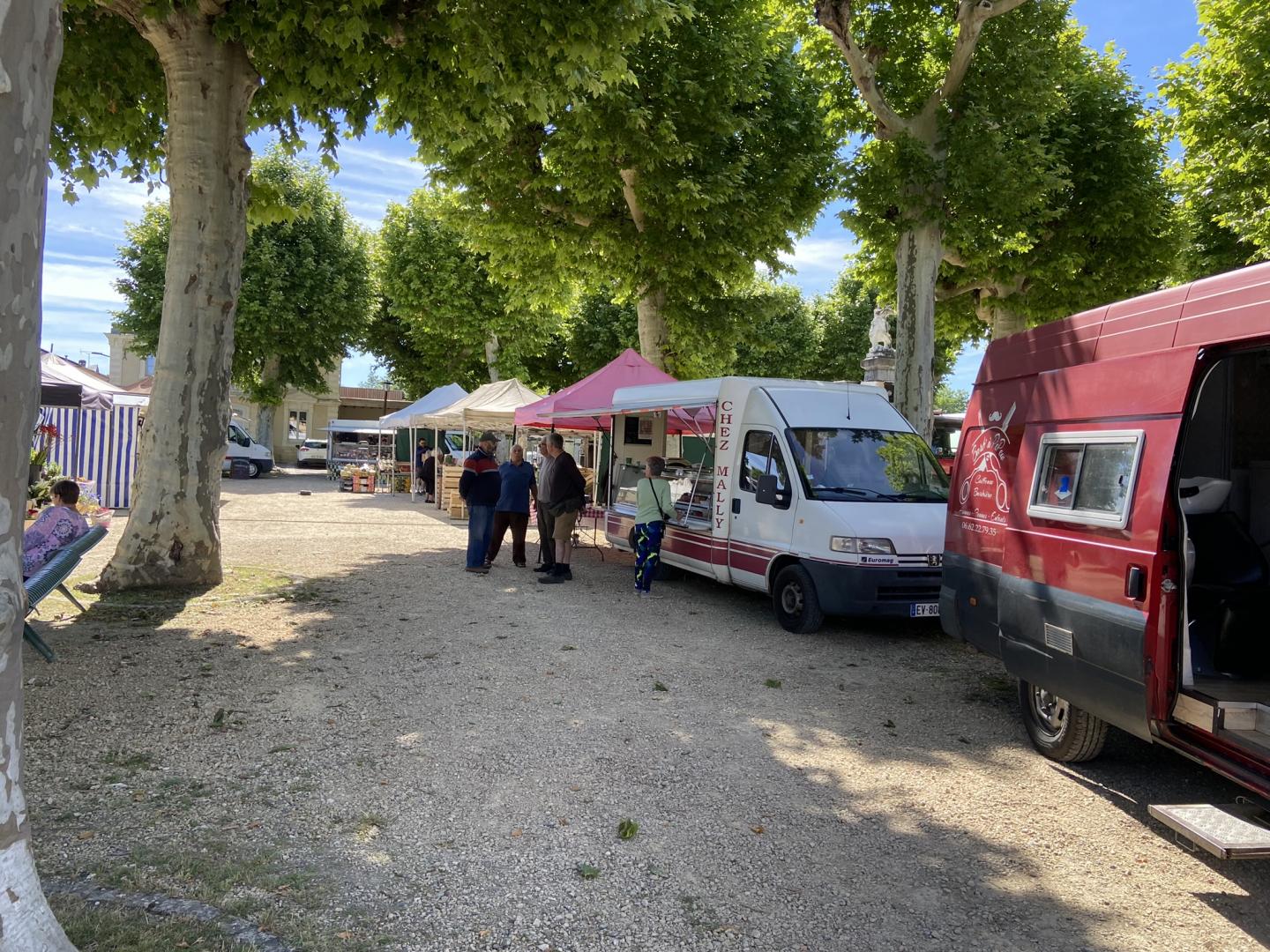Marché Vue arrière droite